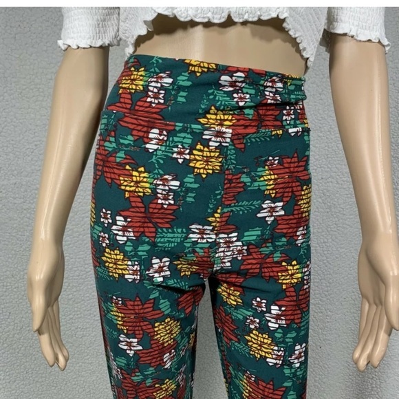 LuLaRoe Green Christmas Poinsettia Leggings Tall & Curvy 2 Women’s Plus 18 -26 - Picture 2 of 4